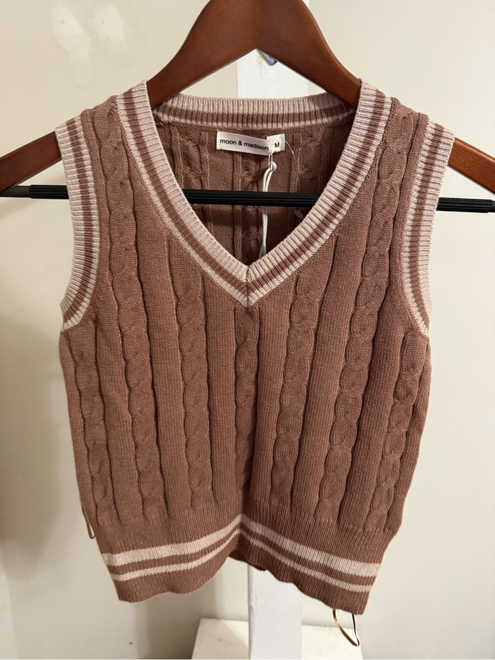 NWT Moon & Madison Sweater Vest